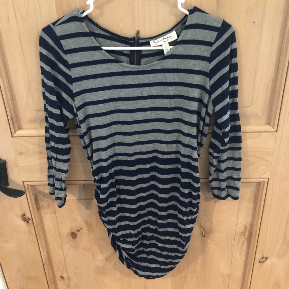 Jessica Simpson maternity top